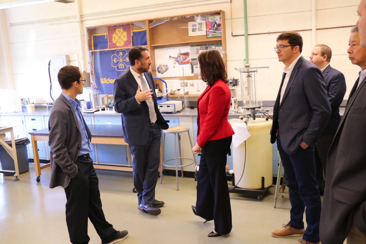 WidenerUniv's tweet image. Leaders from @Merck met w/ #WidenerEngineering to tour engineering facilities and learn about the innovative and industry-led research happening at the undergraduate and graduate level #WidenerPride