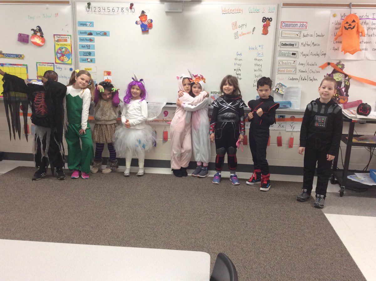 MrsHMerry's tweet photo. Grade 1/2 looked amazing in their Hallowe'en costumes! @rockwoodheart https://t.co/4F5WFGSeHe