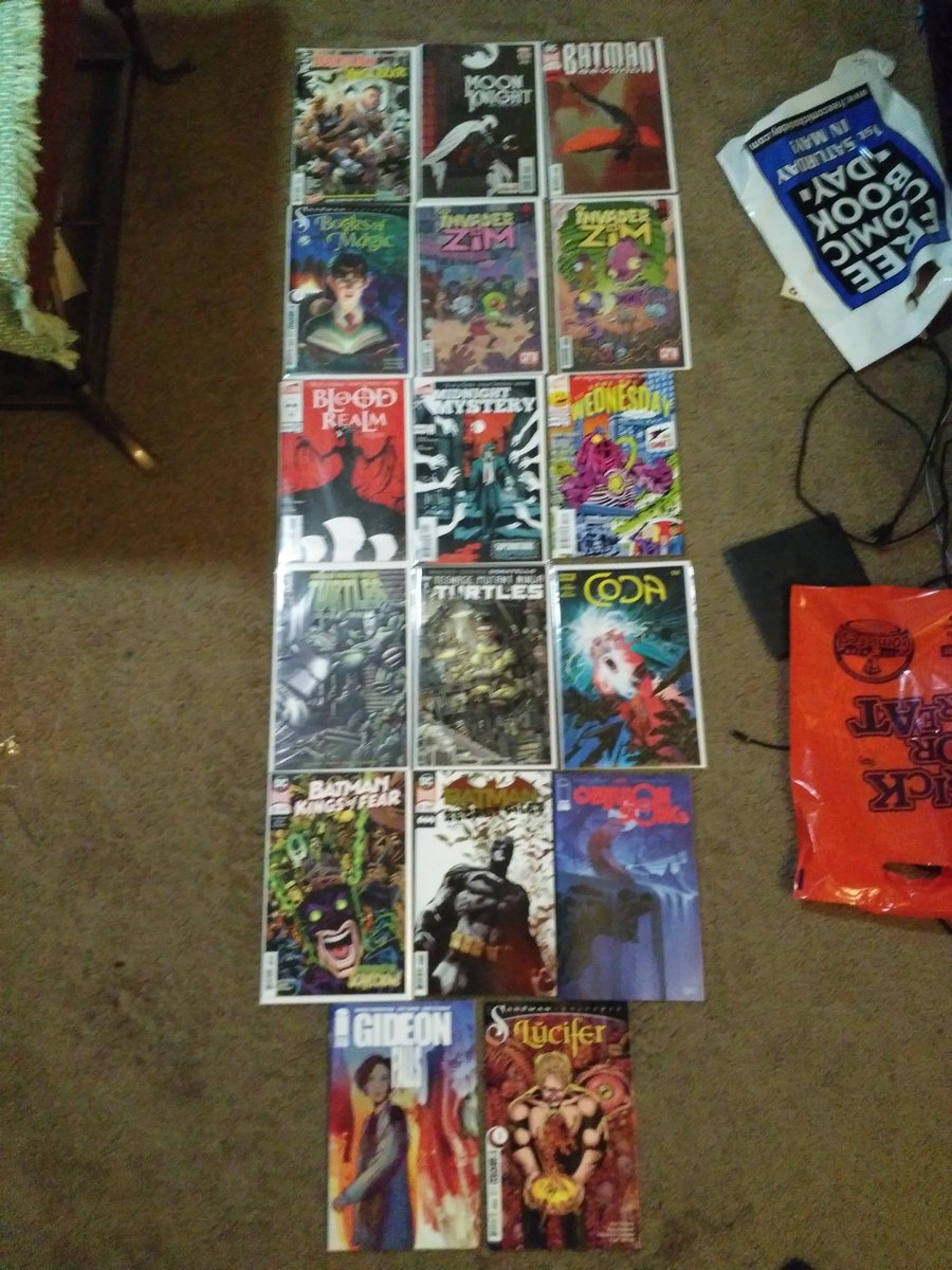 Greenockmafia's tweet photo. What happens when your car breaks down, and you can't get to the shop in about a month.

@petersimeti @iwantmystery @BLOOD_REALM @DCComics @ImageComics @Marvel @IDWPublishing @OniPress
@boomstudios

#MoveTheNeedle 
#TeamComics 
#SupportYourLCBS https://t.co/ePTQFUp710