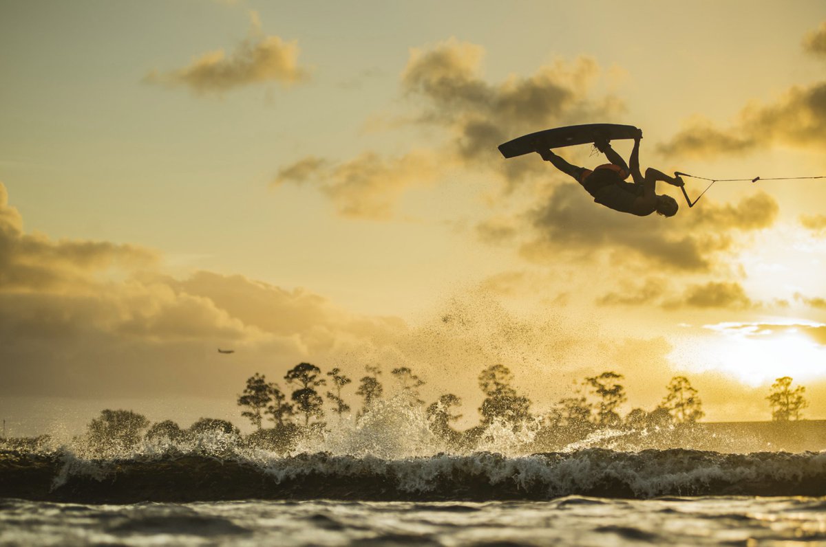 Sunsets with <a href="/jake_pelot/">Jake Pelot</a> and <a href="/RodrigoSnaps/">Rodrigo Donoso</a> never get old! The Framed gallery from the Oct/Nov issue is up on the site so go check it out! #alliancewake #wakeboarding #wakeboard #wake #water #boat #Framed