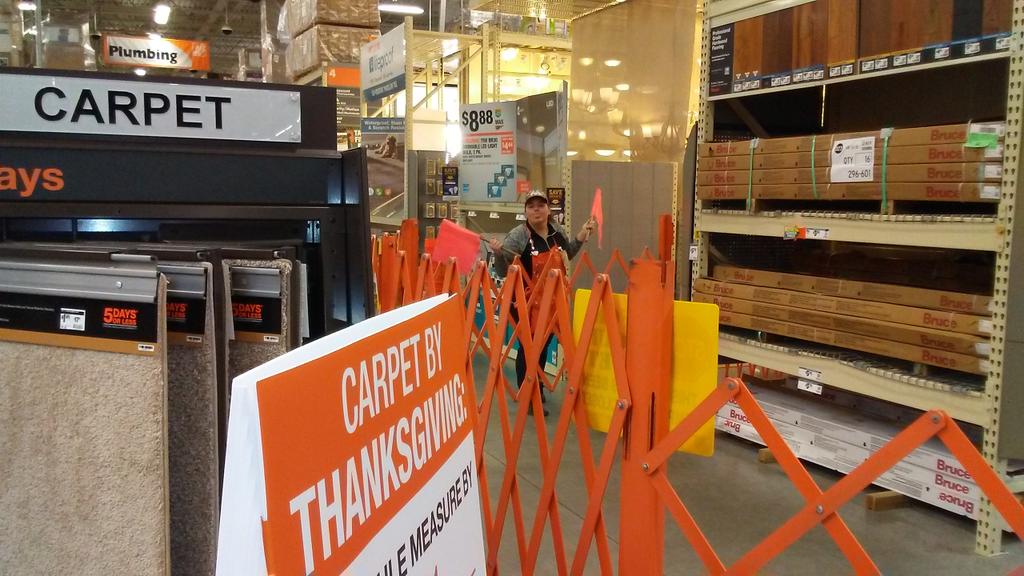 GeriCraig7's tweet photo. #safetyfirst6176 Kayla safely spotting w/barricades properly placed while Bill is dropping pallets great job guys
@JohnBeardTHD 
@cmjohnson531 
@nyyroro 
@daryl_hagen 
@kkiely33 https://t.co/OrQQUUlYnr