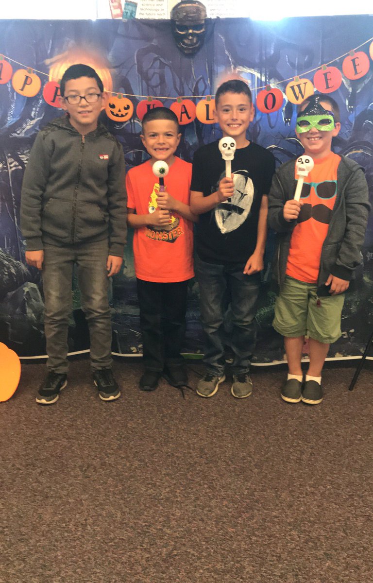 marv_mrs's tweet photo. Boo Squad! #TCSDShare #AVFollowMyLead @alpine_vista https://t.co/7iycObqjna