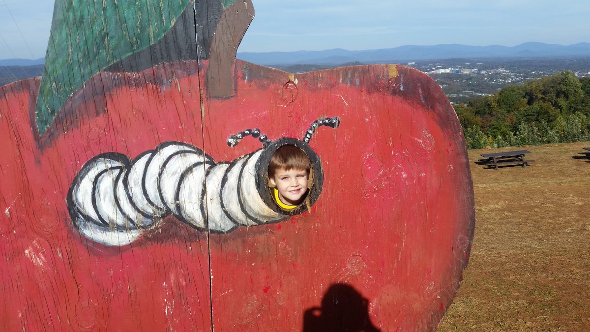 AprilReny1's tweet photo. We had a wonderful field trip at Carter's Mountain Orchard today! #iamcucps #ccesdukes https://t.co/7FcCPp8Qah