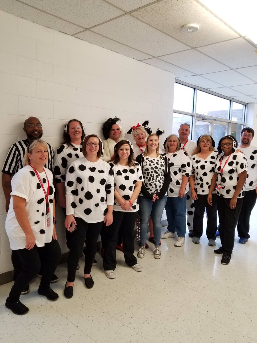 JGreenmc's tweet photo. Build a Fortress!  Just part of my great Bobcat Family!  Dalmatians!  #BobcatsRising #BuildaFortress #ExpandyourFootprint https://t.co/0iyQxpJYUz