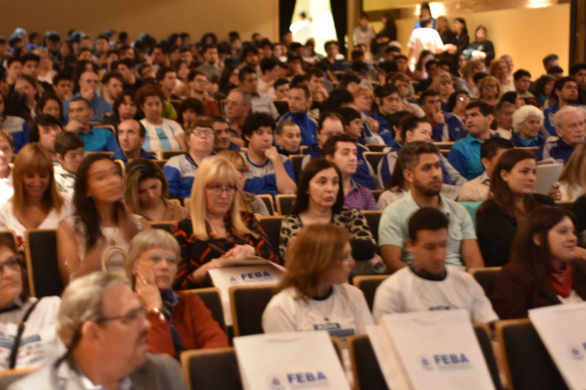 CAMARAVALSINA's tweet photo. + DE 500 PERSONAS !!!! 
Te adelantamos algunas de los mejores momentos que vivimos hoy en el evento #ADNemprendedor #EmprenderLanús que realizamos desde la Cámara conjuntamente con la UNLa y Lanús Municipio 
#PremioJEFEBA @camejoven @redcame @JEFEBAOk @FebaOk https://t.co/FQddgwNz3F