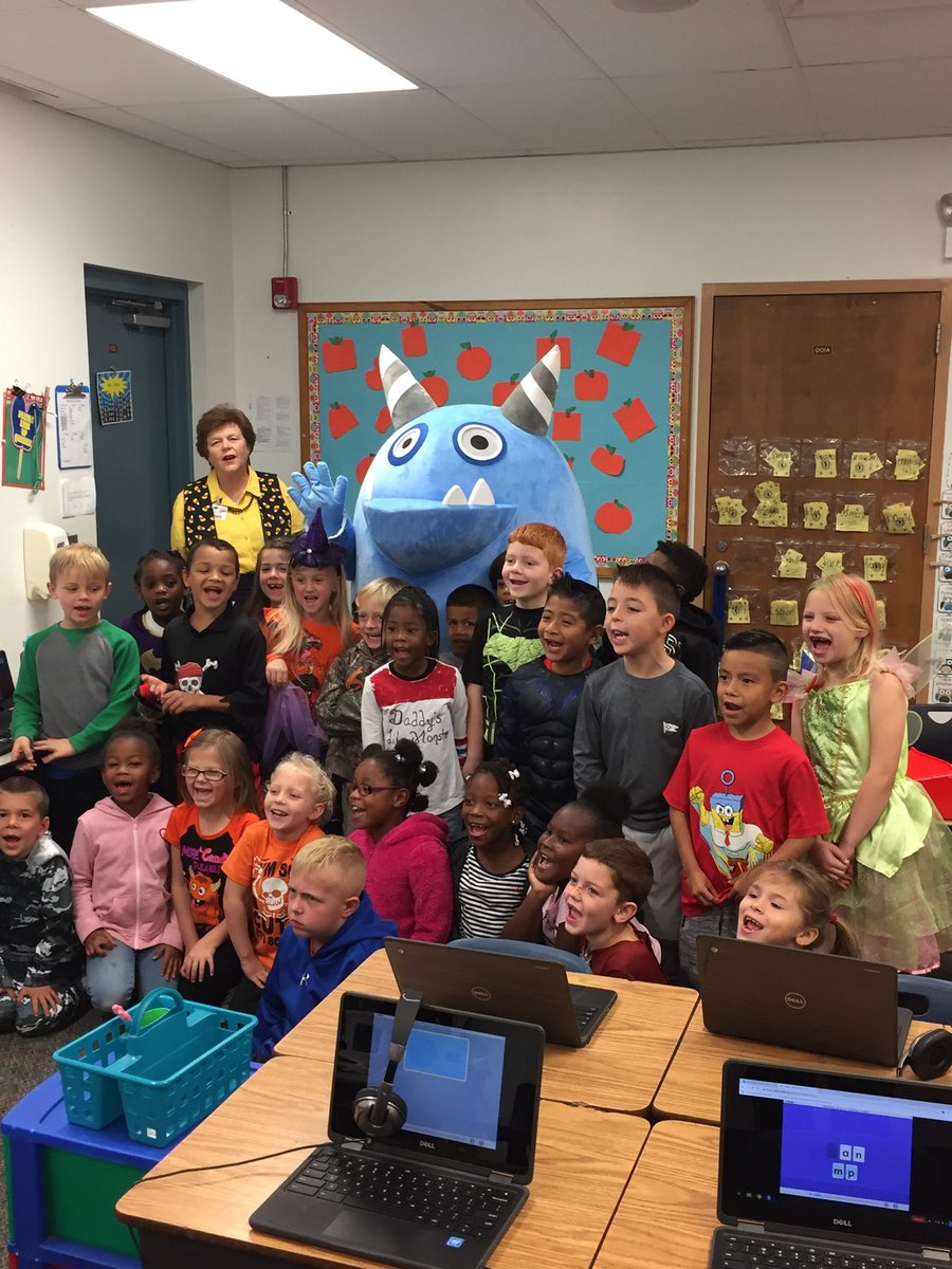 Super_Stallions's tweet photo. Our students are doing so well on iReady that Snarg wanted to congratulate them in person! @drheidi2007 @Grantham_Greats @KinardsConnect1 @jgoodson https://t.co/EEcRfuDcbr