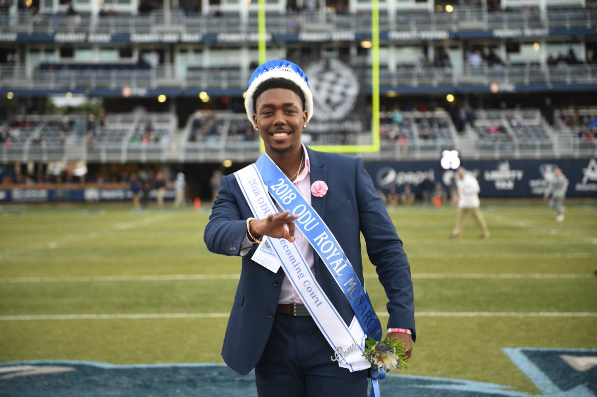 EtaONUPES's tweet photo. Congratulations to Brother Young @smooth_young7 on winning 👑Homecoming Royalty! #Achievement♦️ https://t.co/cEfCVknlSr