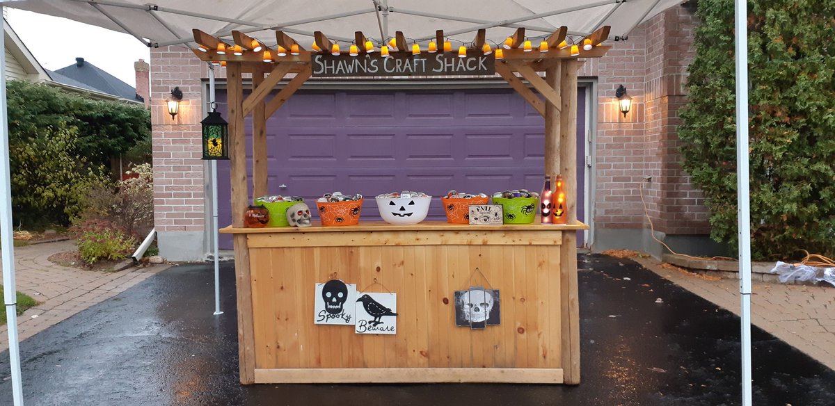 TheCrafty2's tweet photo. Rain can't stop #Beeroween All set for the 5th annual great beer giveaway.  Ontario craft in the house. @toothnailbeer @nitabeerco @StalwartBrewing @lb_brewing @BroadheadBeer @kichesippibeer @5PaddlesBrewing @PerthBrewery @NewOntarioBrew #craftbeer #Halloween https://t.co/7Q3cfpODXN