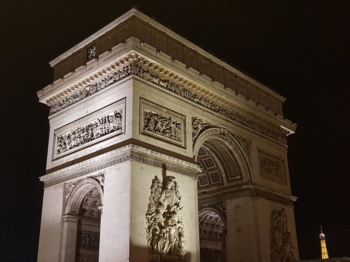 RomainTristan's tweet photo. #BeauxQuartiers https://t.co/YH0bWWkiNw