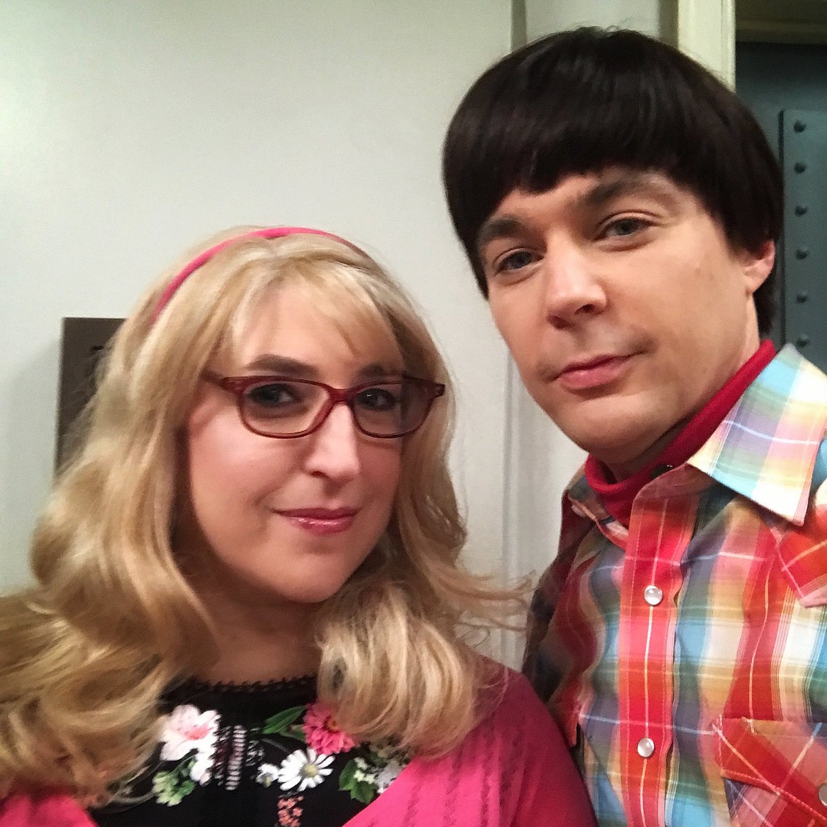 missmayim's tweet photo. #HappyHalloween 🦇👻💀 https://t.co/sCl115izd8