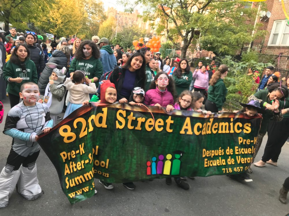82SA's tweet image. Walk with us at the Halloween Parade! 🎃🎃🎃#JacksonheightsHalloweenParade2018 #82ndStreetAcademics