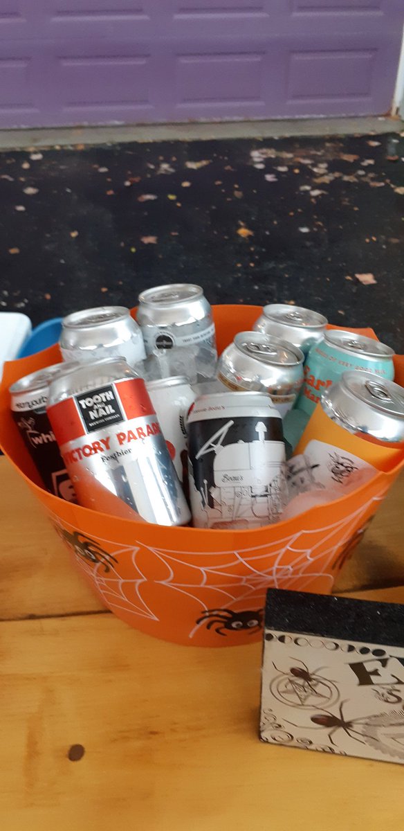 Rain can't stop #Beeroween All set for the 5th annual great beer giveaway.  Ontario craft in the house. <a href="/toothnailbeer/">Tooth and Nail Beer</a> @nitabeerco <a href="/StalwartBrewing/">Stalwart Brewing Co.</a> <a href="/lb_brewing/">Lake of Bays Brewing</a> <a href="/BroadheadBeer/">Broadhead Brewery</a> <a href="/kichesippibeer/">Kichesippi Beer Co.</a> <a href="/5PaddlesBrewing/">5PaddlesBrewing</a> <a href="/PerthBrewery/">PerthBrewery</a> <a href="/NewOntarioBrew/">New Ontario Brewing</a> #craftbeer #Halloween