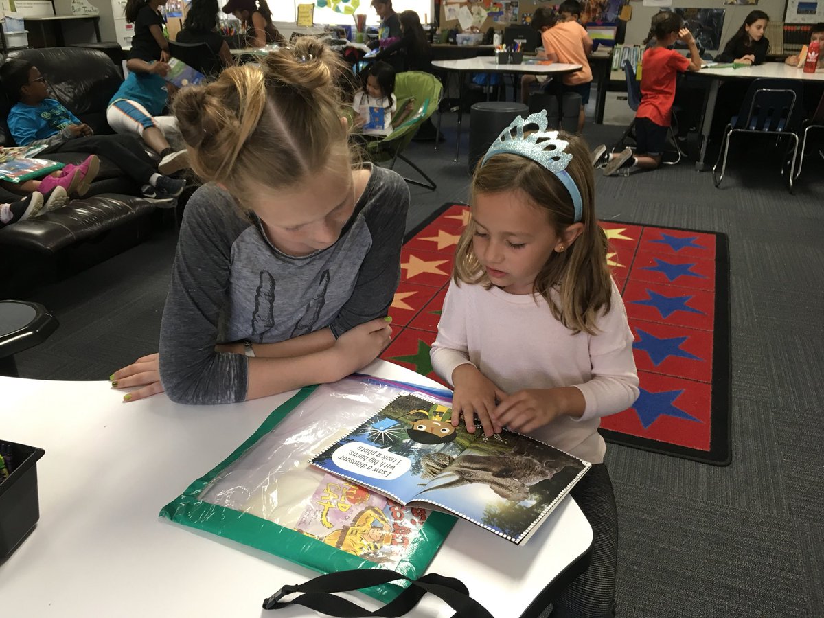FolendorfSystem's tweet photo. We love our first grade reading buddies! @ARShapiro68 #opshares https://t.co/oA6y4FoeWX