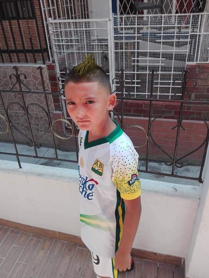 arleydeportes's tweet photo. Hay muchas opciones de disfraz para los niños, sin embargo, este bumangués escogió a Michael Rangel, el delantero número 9 de @ABucaramanga. https://t.co/4dTpermt5N