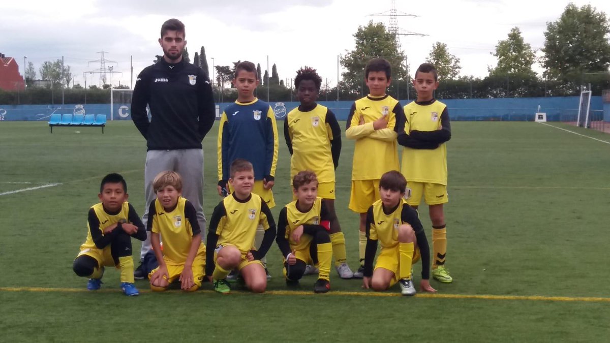 BENJAMÍN/

CD MORELL 0
UD SAN SALVADOR 2

Habla el míster : " Resultado corto por lo que se ha visto en el terreno de juego, muchas ocasiones por parte nuestra, la mayoría claras y ninguna ocasión clara por parte del rival. "