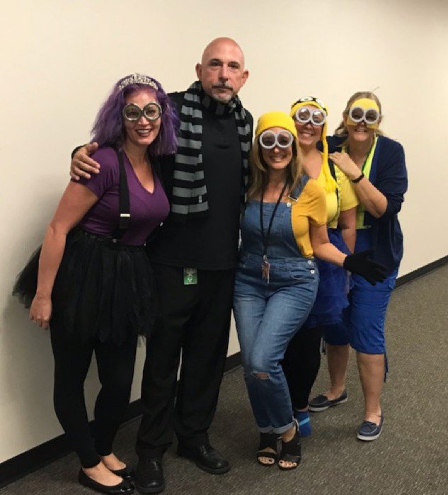 Me and the Minions! @rolphsters <a href="/MrsTarinFoster/">Tarin Foster</a> #2ndFloorHallwayofHappiness