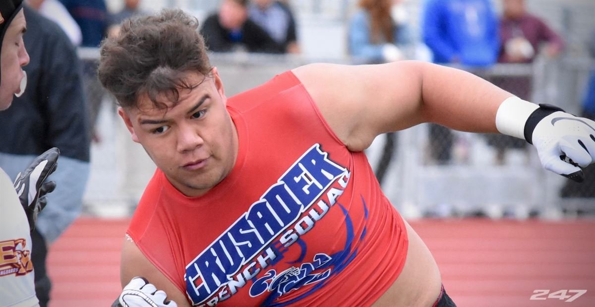 Honolulu (Hawaii) St. Louis four-star Faatui Tuitele, the nation's No. 3-rated defensive tackle, has scheduled his official visit to #Washington for the big Dec. 15 weekend before the early signing period: 247sports.com/Article/Colleg…