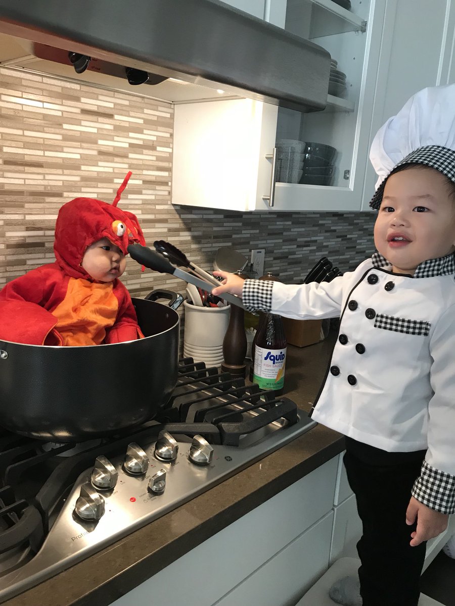 jadasaechao's tweet photo. my siblings definitely had the cutest costumes this year https://t.co/LfeAjFc1BP