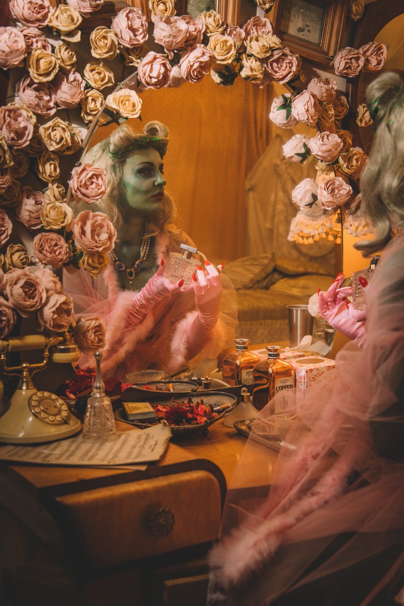 Frances is getting ready for her big debut tomorrow! Don't disappoint this undead diva, get your tickets (with 2-4-1 code STARLET) to see her this weekend 🧟‍♀️📽️🌟

oldredliontheatre.co.uk/frances-farmer…