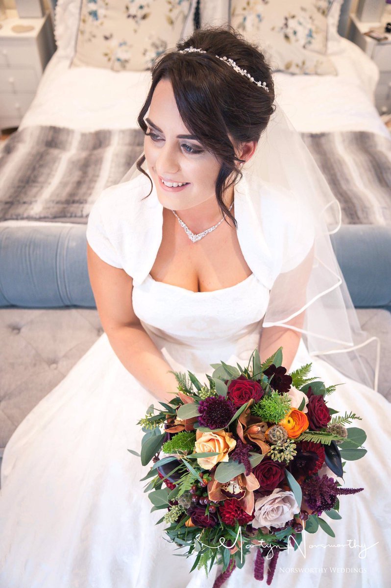 How fab does Giovanna look?! She’s all set for her wedding, moments before walking to the ceremony @ShilstoneHouse the bouquet is from the amazing Hollyhocks Florists #weddinghour #weddingphotographer #devonweddings