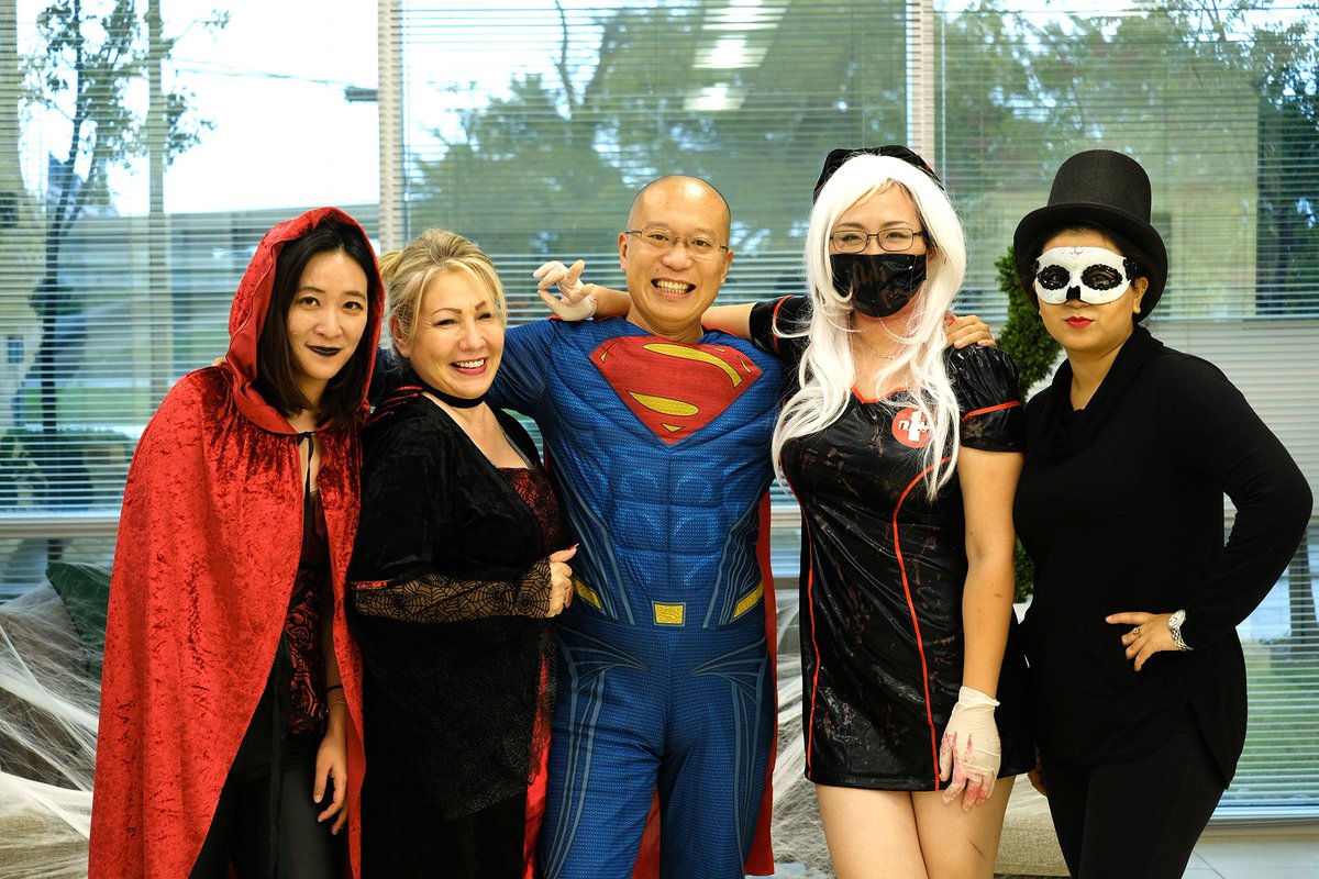 SkylineCabinets's tweet photo. 👻 Wide Smiles 👻 

#Cabinetry #Skyline #Builders #Remodelers #Remodeling #Halloween #Halloween2018 #HappyHalloween #Cabinets #kitchendesign https://t.co/LJCNCPKypj