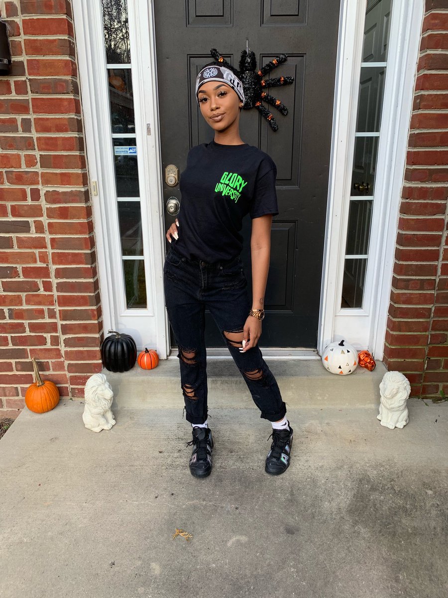 BADCAY's tweet photo. GLO31st🧟‍♂️ https://t.co/aJ7fvWRIyl