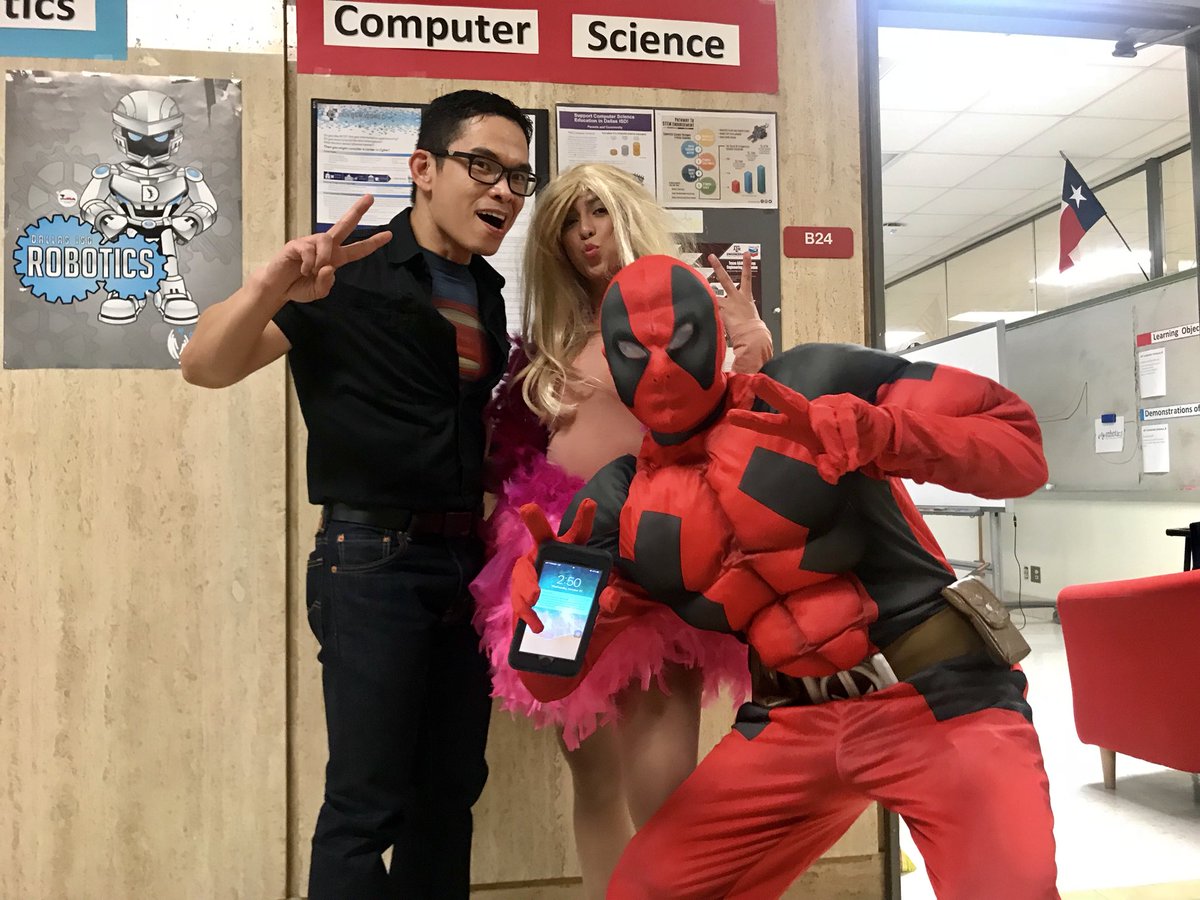 mrmac_edtech's tweet photo. @Skyline_Raiders #homecomingweek2018 character day  @TSAskyline @SkylineGWC @Morgansmathlete @Skyline_Library https://t.co/7SKEf024rb
