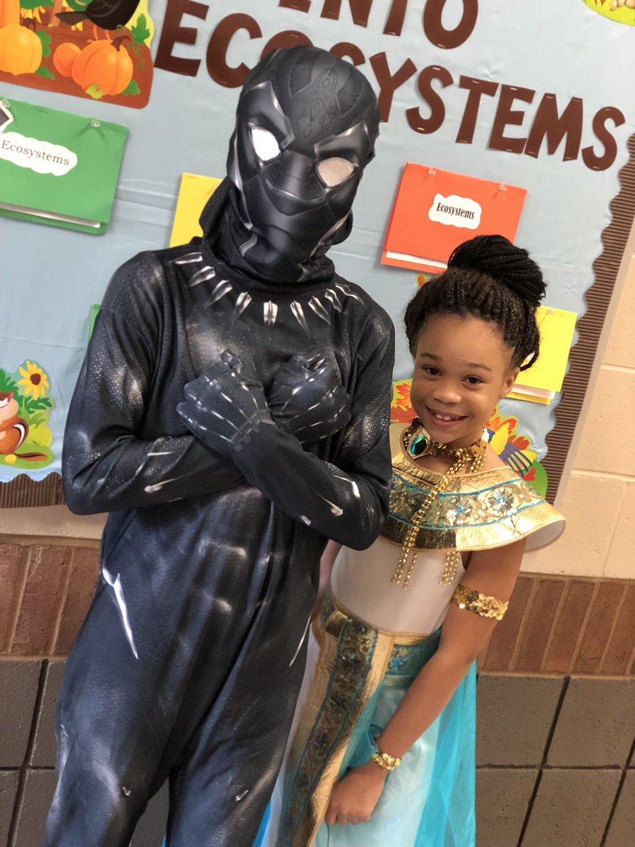 thegshire's tweet photo. Today, we celebrated our annual “Costumes for Day” at the Eagle’s Nest! Our soaring eagles reached our goal of $1,800 to give in support of Breast Cancer Awareness! Go Eagles! #teamSHIRE #CostumesForCancer @SCSSupt @SCSK12Unified @3onyourside https://t.co/d6845RG2dR