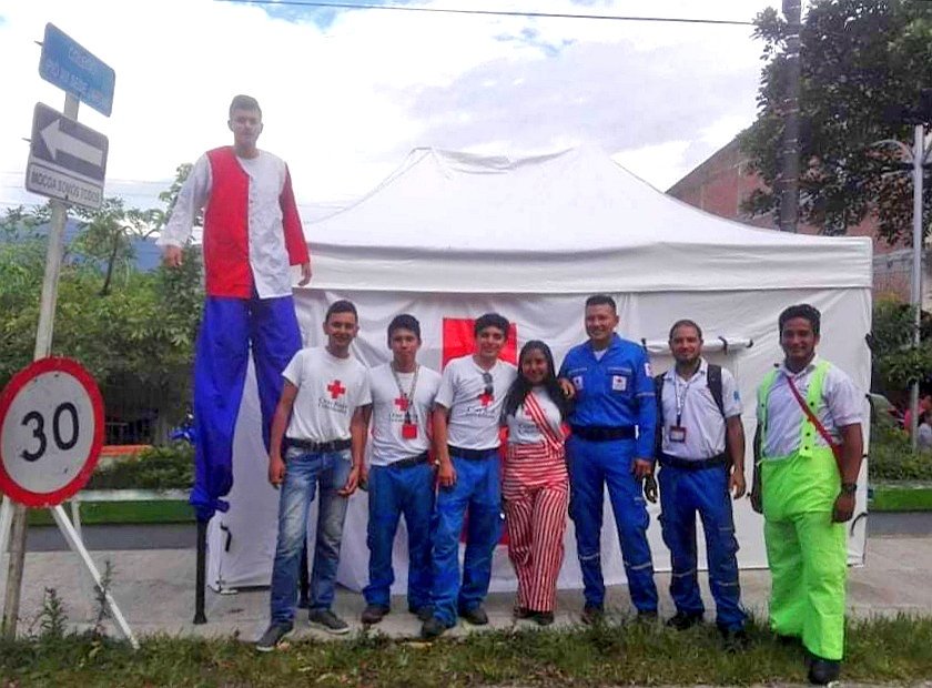 CruzPutumayo's tweet photo. Hoy Voluntarios de la @cruzrojacol se vinculan a la celebración del #DiaDeLosNiños  en #Mocoa con la instalación de un puesto de primeros auxilios y actividades de apoyo durante esta celebración. https://t.co/KWSazgXleF