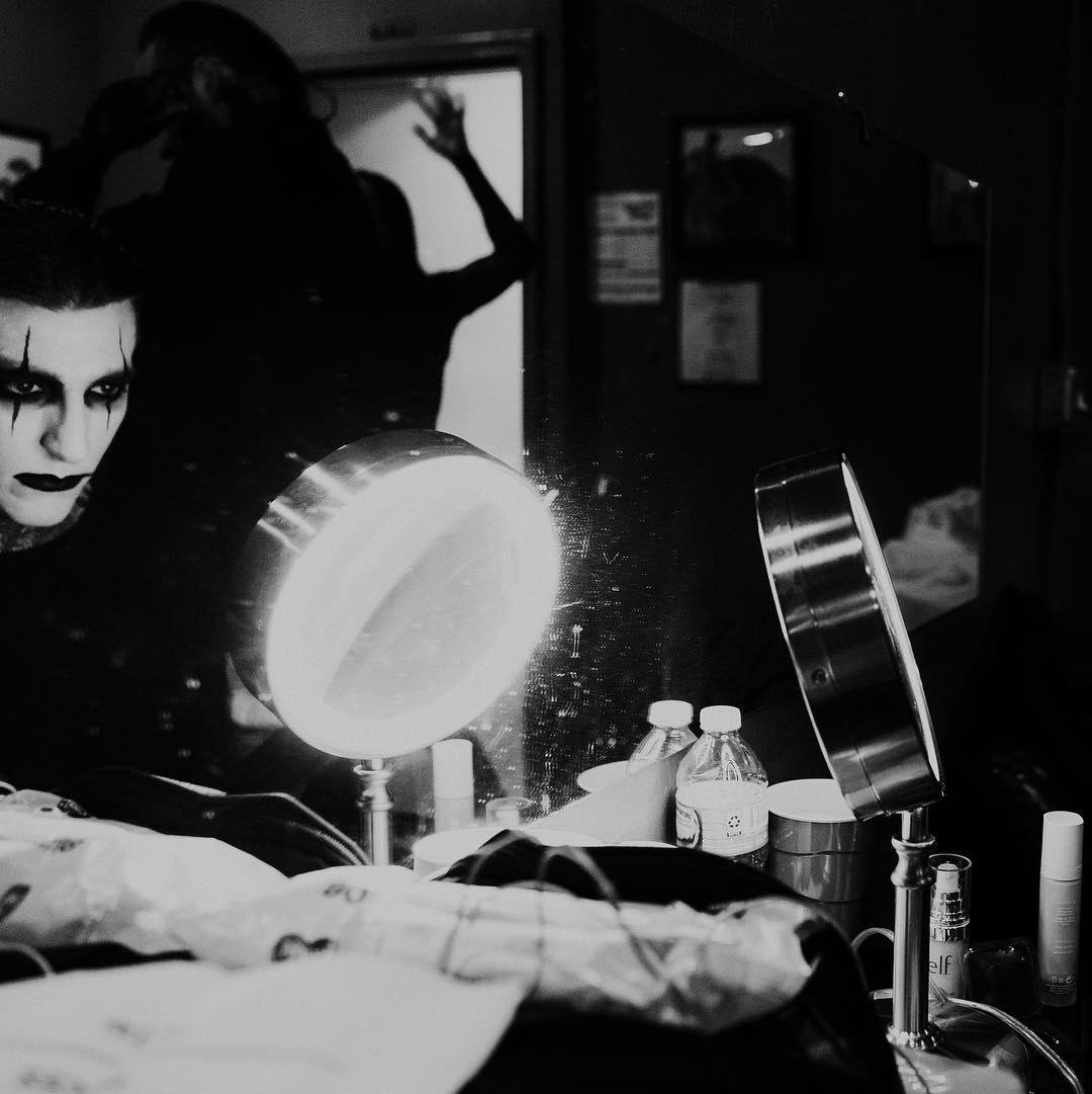 MIWband's tweet photo. Happy Halloween. https://t.co/KjHndzlV47