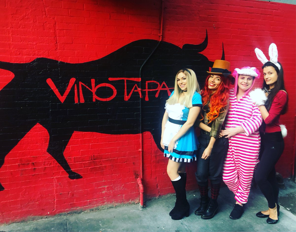 Happy Halloween 🎃!! Come see Alice in VinoLand tonight! $5 Happy Hour drinks till 8pm!! 
#happyhalloween #halloween #trickortreat #halloween2018 #costumes #itsaparty #aliceinwonderland #midtown #murrayhill #kipsbay #nyc