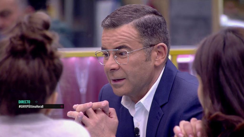 GHmomentazos's tweet image. 📹 #GHVIPÚltimaHora8 @jjaviervazquez entra a la casa de 'GH VIP' para hablar con los concursantes: "La base de las discusiones debe ser el respeto" bit.ly/2EP2iQa