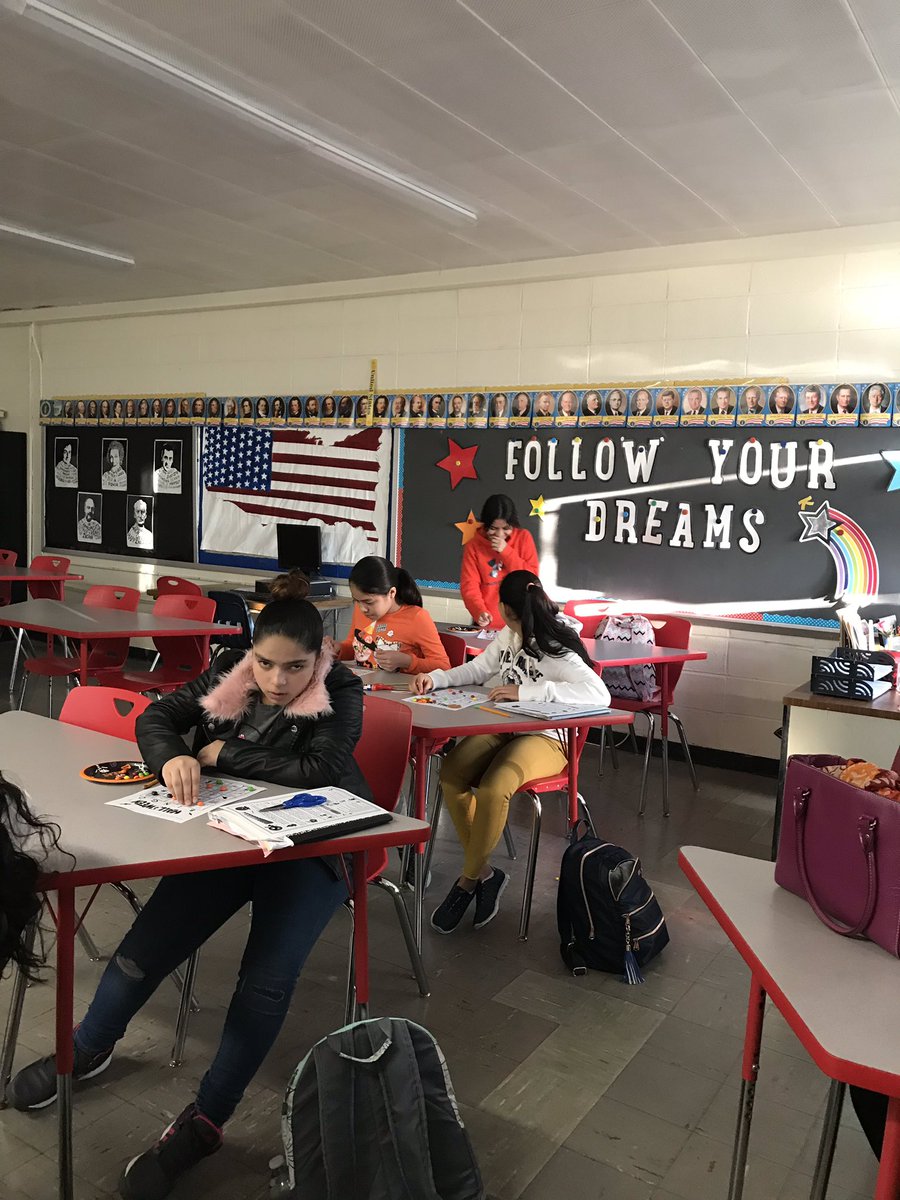 cocom1226's tweet photo. Teaching some culture and language to our #newcomers #enl #Halloween2018 #reading #vocabulary #vocabularybingo #ewmms 🎃👻 https://t.co/zI3RWLmxXo