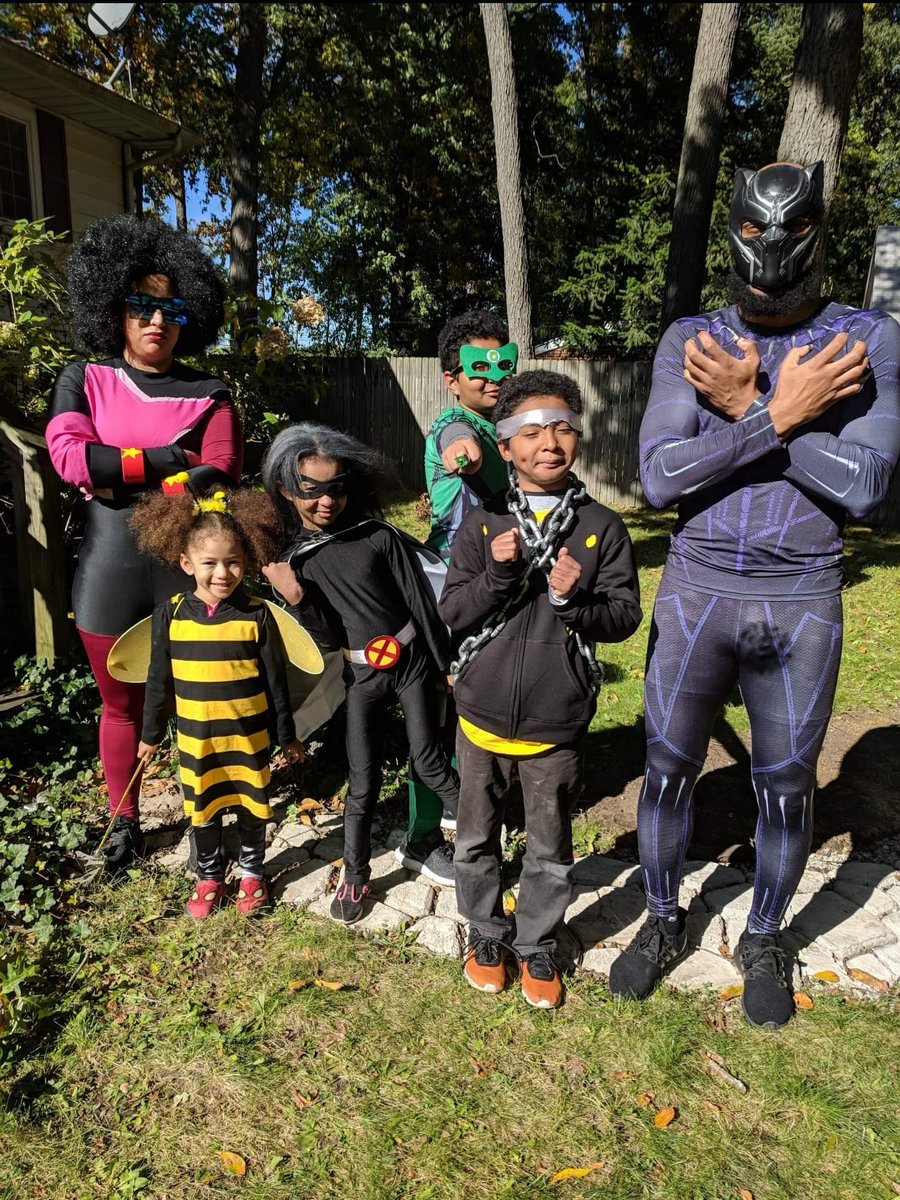 VivaLaBueno's tweet photo. Black is a color of power and strength." We decided that this year was the perfect year to all be black super heros. #BlackPanther #Garnet #GreenLantern #LukeCage #Storm #Bumblebee #Cosplay #MarvelComics #DCComics #StevenUniverse #BLM #Halloween2018 #GoodPeeples ๐ป๐๐ฆโ๐ฝโค๏ธ https://t.co/NZpFDph5Ah