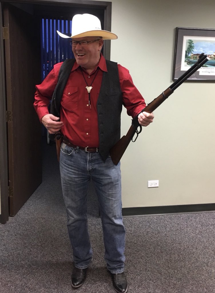 dcbConstruction's tweet photo. The Sheriff says, “dcb For The Win!” Hope everyone has a safe &amp; Happy Halloween. Don’t forget we are collecting excess candy for #OperationGratitude. Stop by &amp; be a day maker, through next week! #teamdcb #halloween2018 #candyforourtroops #thankful https://t.co/1oTmeBpDT5