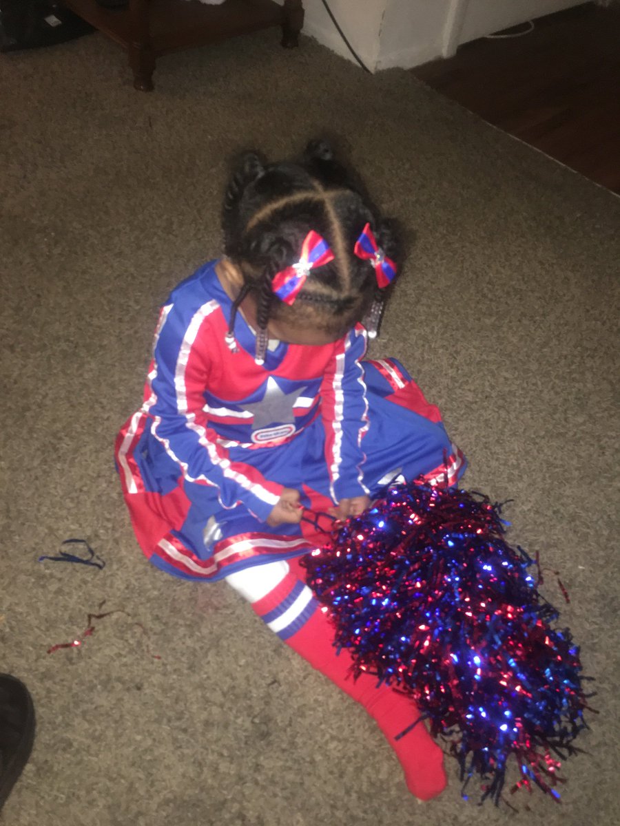 ___sheCOOLING's tweet photo. i love you mini me . ❤️ Mommies biggest cheerleader 😍 #HappyHalloween https://t.co/xN7CVkmKXI