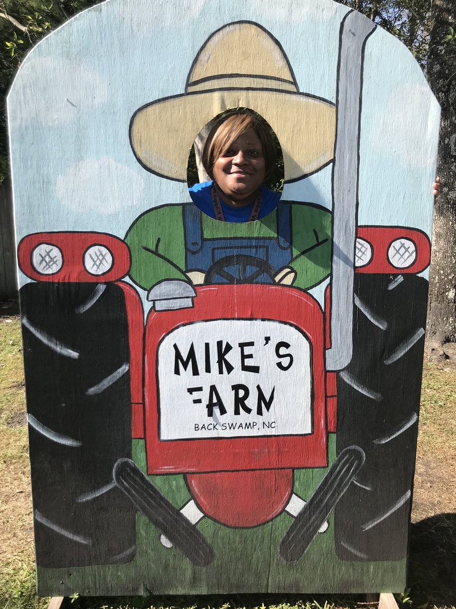 We’ve been studying about the life cycle of a pumpkin. We had a great day at Mike’s Farm.