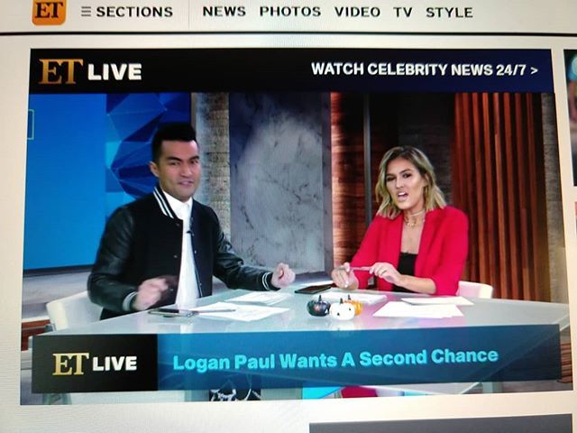 FMJ_TV's tweet photo. We're live! #ETLive .
.
#virtualset #setdesign #broadcastdesign #virtualproduction #nvidia #b3d #NewsSet #tvproduction #tvstudio #virtualstudio #newsproduction #3d #greenscreen #entertainmenttonight #cbsinteractive https://t.co/4jq7j8zsBr https://t.co/Lc9RTxt773