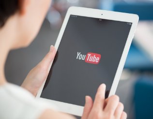 ndnpublisher's tweet photo. Is Your Local Business Using YouTube Ads? Why You Should Be! [Infographic] https://t.co/q9HYaXUaIa https://t.co/HvVv77MKAc