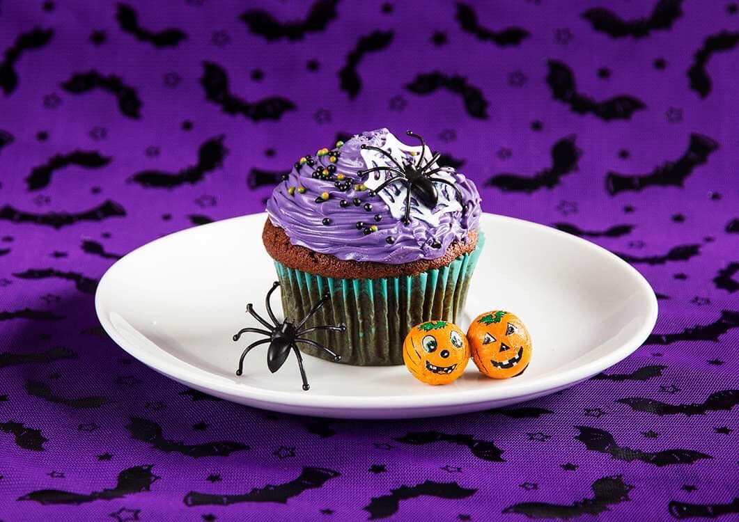 KellyMitchPhoto's tweet photo. #PurpleSpider #Cake! 🎃

#Halloween #HappyHalloween #Spooky #HalloweenFood #Frankenstein #Witch #Ghost #Spider #Devil #Eyeball #HalloweenFun #Photography #FoodPhotography #GBBO #ExtraSlice #TrickOrTreating #HappyHalloween2018 #HalloweenBakingChampionship #Photographer https://t.co/PF4AaTsACk