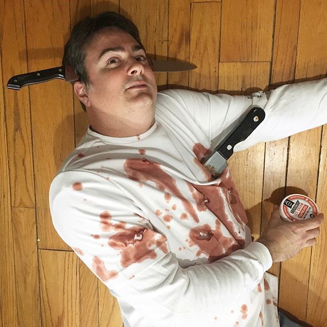AnnaHCreative's tweet photo. This is what happens when you don’t share your @hardscoopspirits. #diyhalloween https://t.co/hmfALKRjPz https://t.co/yUFgi9iq3S