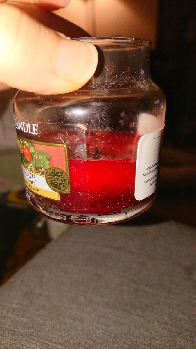 CatrionaField's tweet photo. Second time now my @YankeeCandleEu has had the wick burn out when only half the wax has been used. Bit disappointed considering how much Yankee candles cost! 😕 https://t.co/l6yboVgBRS