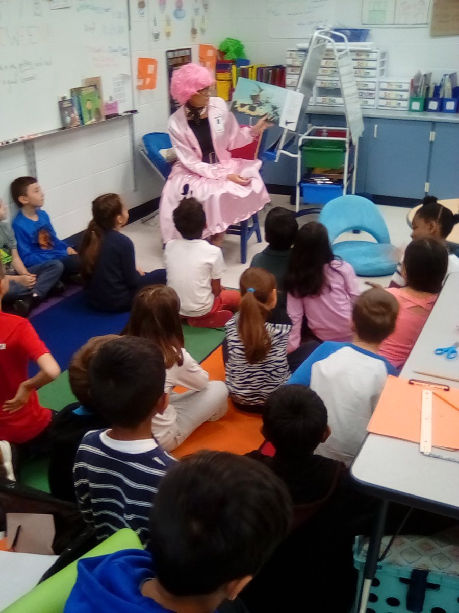 EWhiteside59's tweet photo. We enjoyed a wonderful Halloween day filled with mystery readers and treats! https://t.co/dV2bzFc5q0