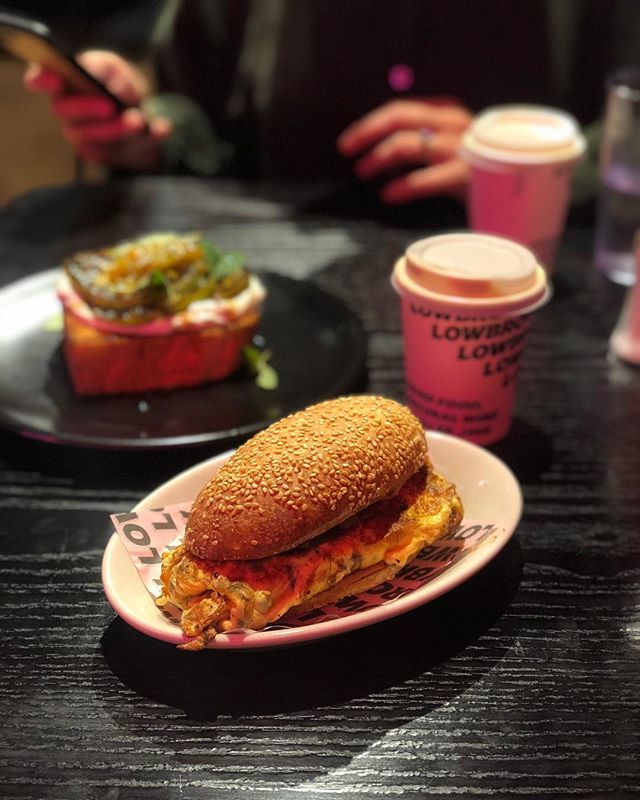 Rainy day breakfast at <a href="/lowbrow/">Sean Ryan</a>.nz 👌🏼👌🏼👌🏼
