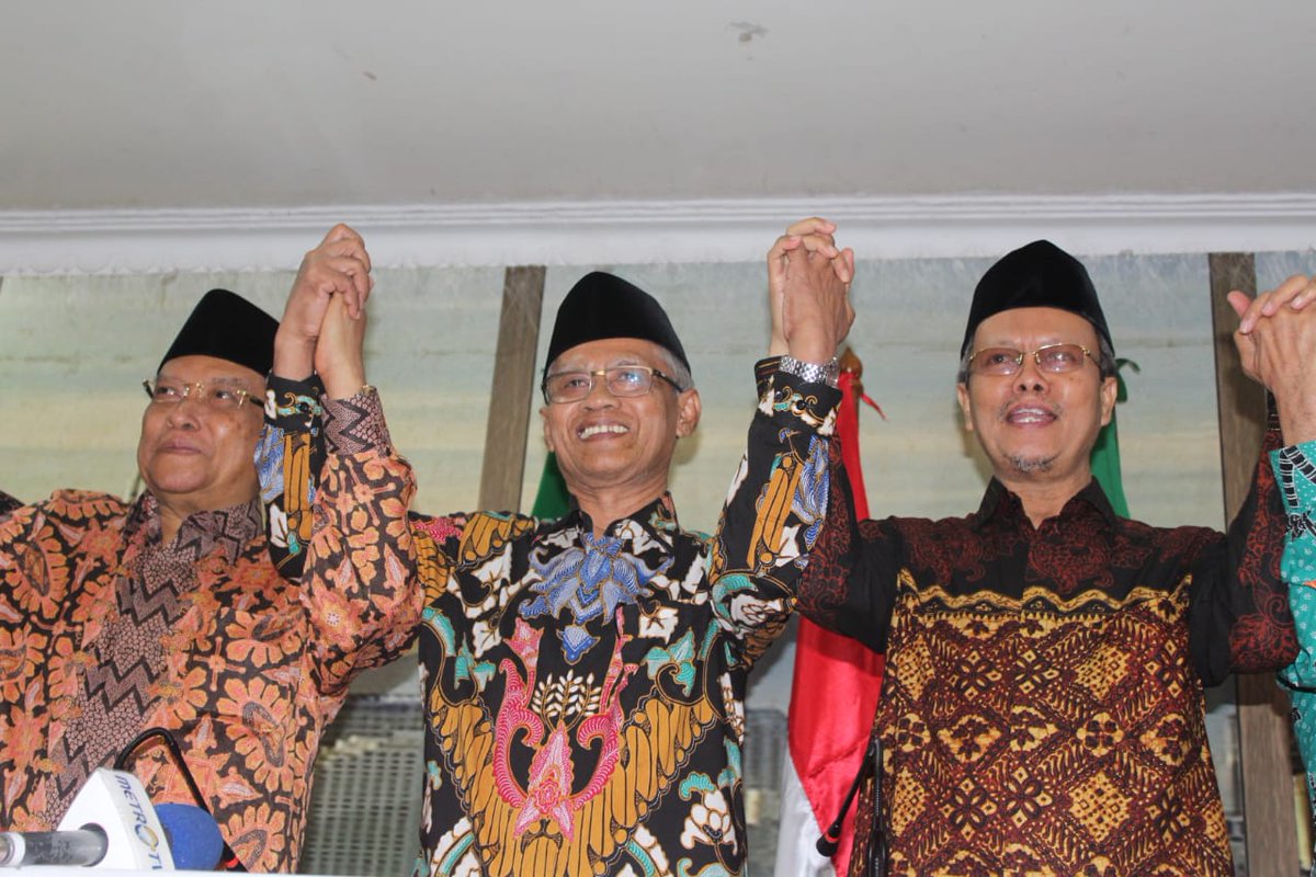 HaedarNs's tweet photo. Muhammadiyah dan NU ingin hadir sebagai ummatan wasathan, umat tengahan yang tetap berkemajuan membangun keadaban. Semangat kita adalah maju bersama dan berbagi untuk Negeri. https://t.co/hoNgDk4ssY