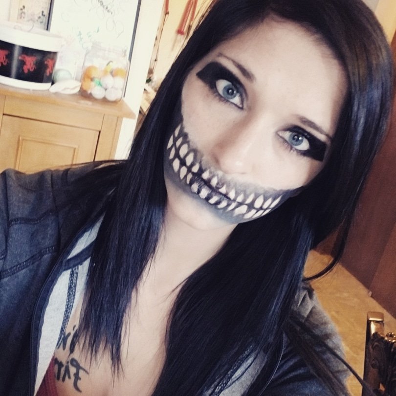 BriSilence's tweet photo. Happy halloween ya filthy animals https://t.co/SvWND5EGYz