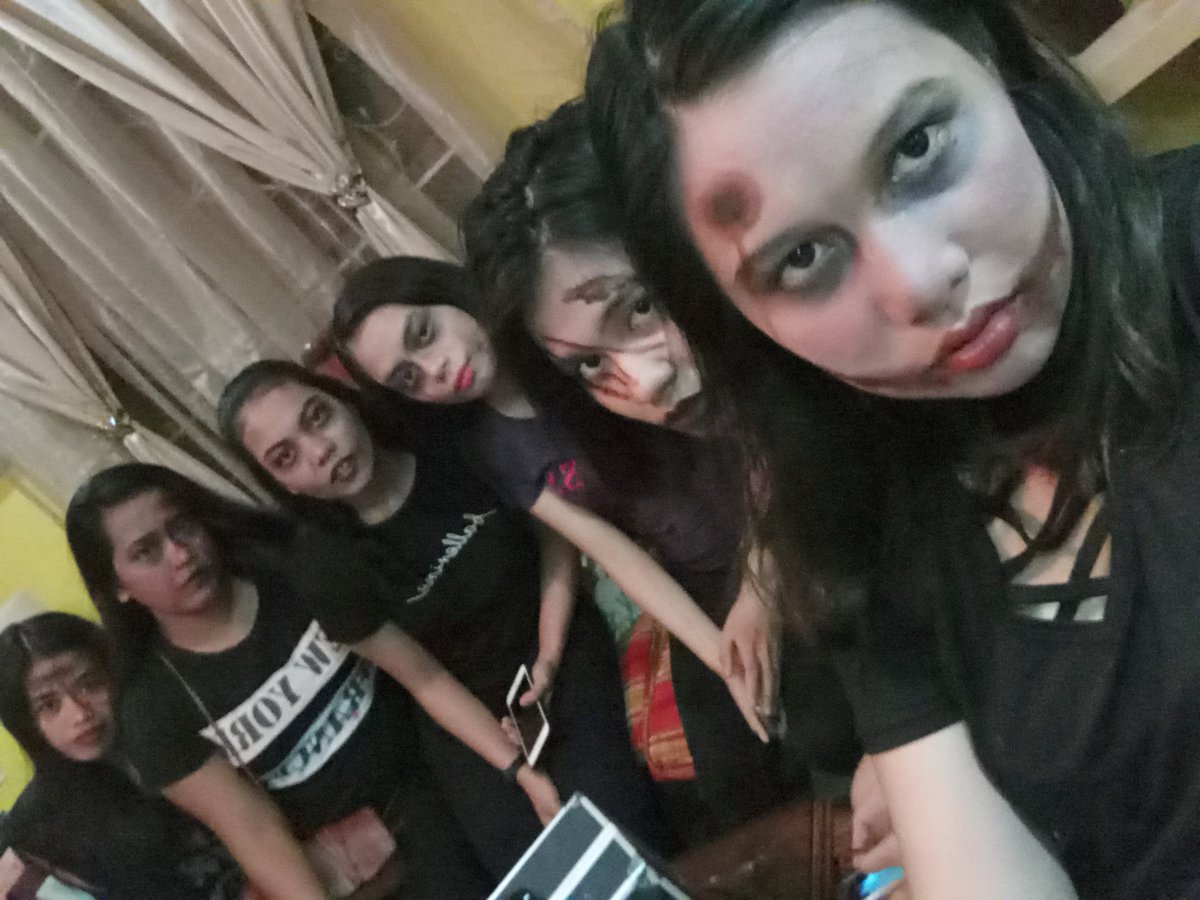 raynamariya's tweet photo. Bararkada ghouls #batch2k12 https://t.co/yvcwJRMjvE