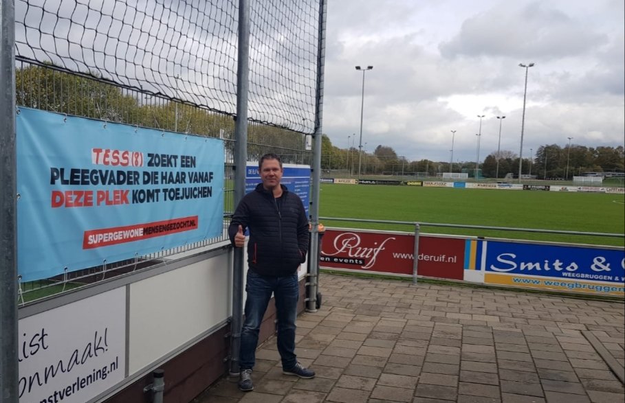 Pactumjeugdhulp's tweet photo. Week van de #pleegzorg: 31 oktober - 7 november. Scholen en sportverenigingen helpen mee en doneren hun hek. #voetbalvereniging #AZC #Zutphen

https://t.co/aYuRGu7fRj https://t.co/IhbrbCAZyJ