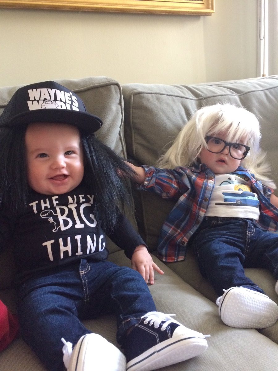 sofiamaria2009's tweet photo. Party on Wayne. Party on Garth. #waynesworld #twinsworld https://t.co/PINFpwd6fn