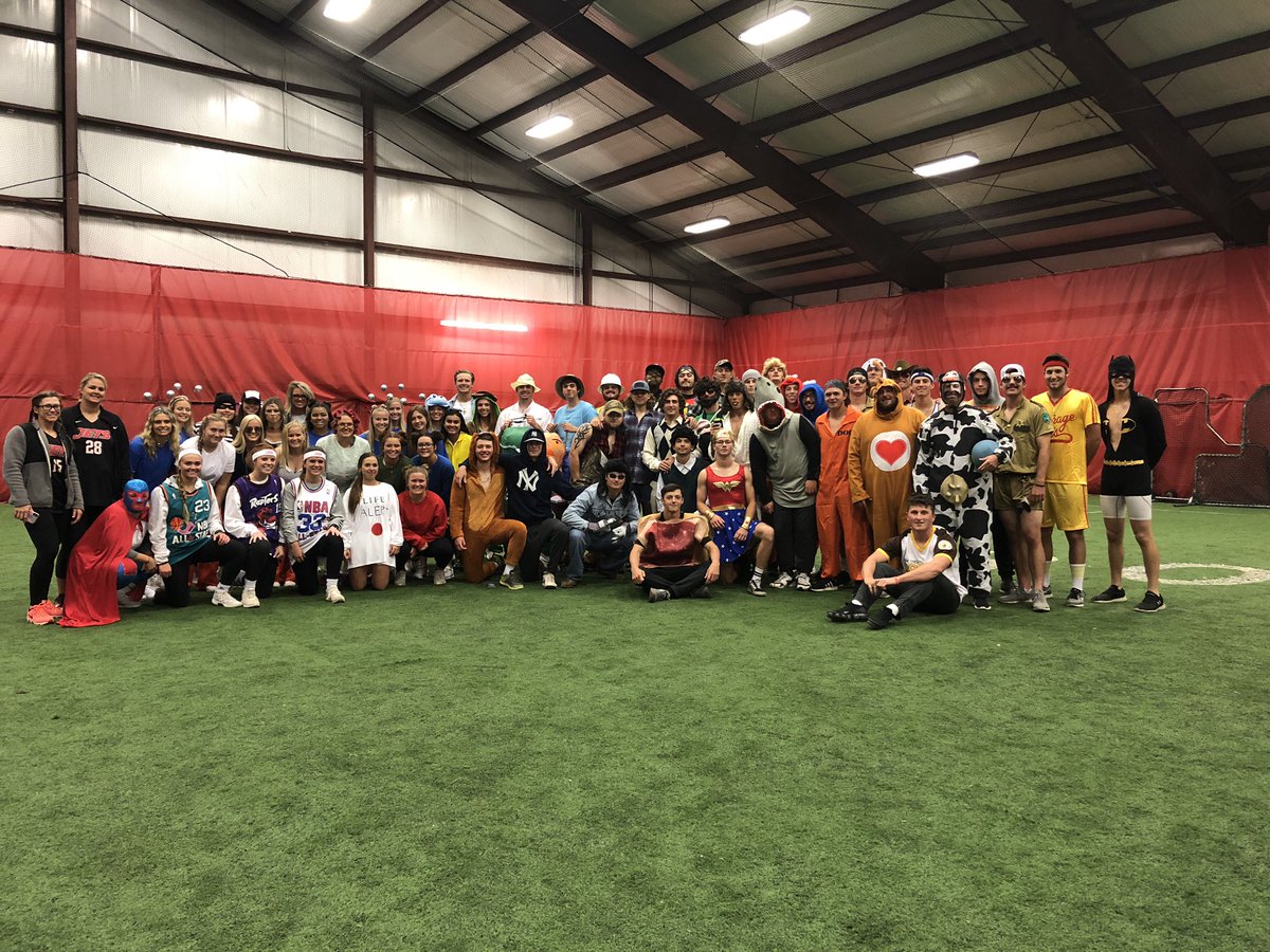 nocenidjets's tweet photo. 2️⃣0️⃣1️⃣8️⃣ Halloween Sreamage‼️

Great time celebrating with @LadyJets1‼️

✈️⚾️➕✈️🥎➕🎃👻=🤩🔥‼️ https://t.co/2pvZWGaeYA